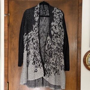 NIC+ZOE Sweater cardigan duster, beautiful lines to this, zip side pockets Large